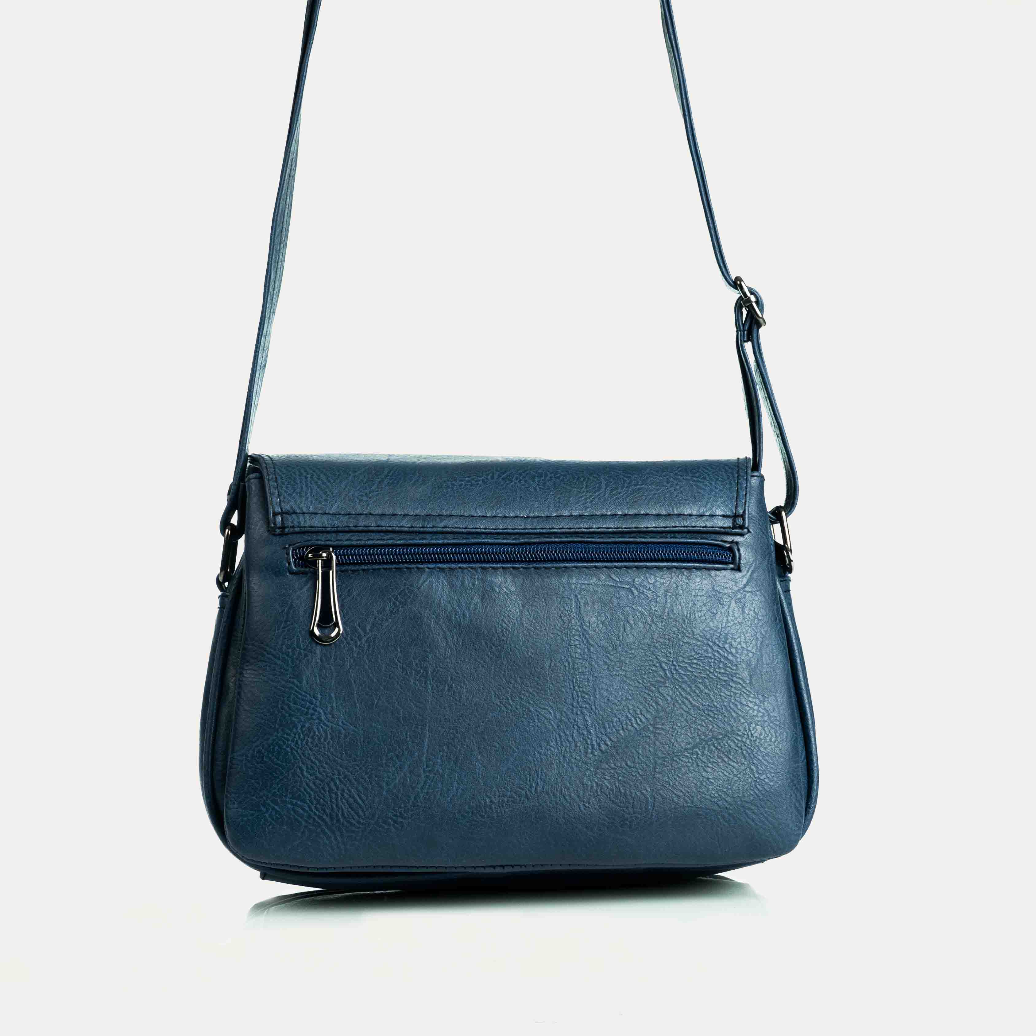  شنطة كروس حريمي جلد إيطالي مستورد كحلي بأكثر من جيب مقاس 17×25